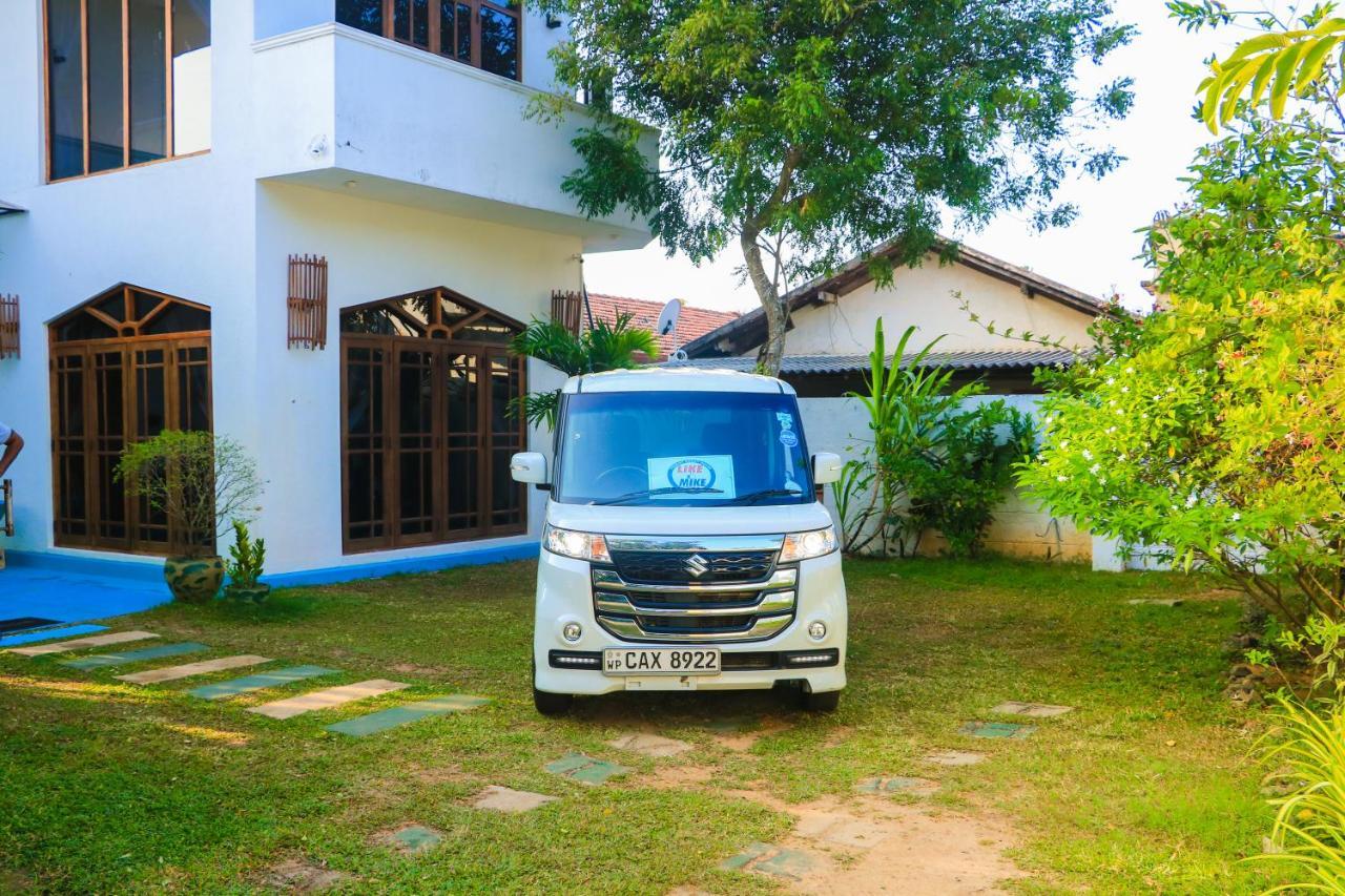 Like Mike Tourist Guest House & Restaurant Negombo Exterior foto